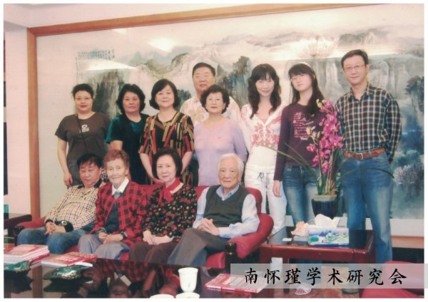 2007年前後，前排左起陳玨、劉雨虹、陳喆（瓊瑤）、平鑫濤。
