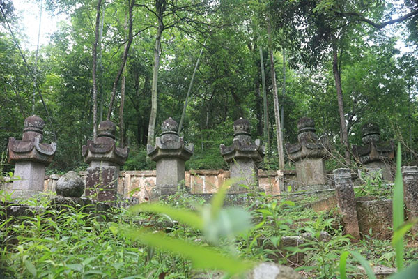 紅米堝佛塔林 